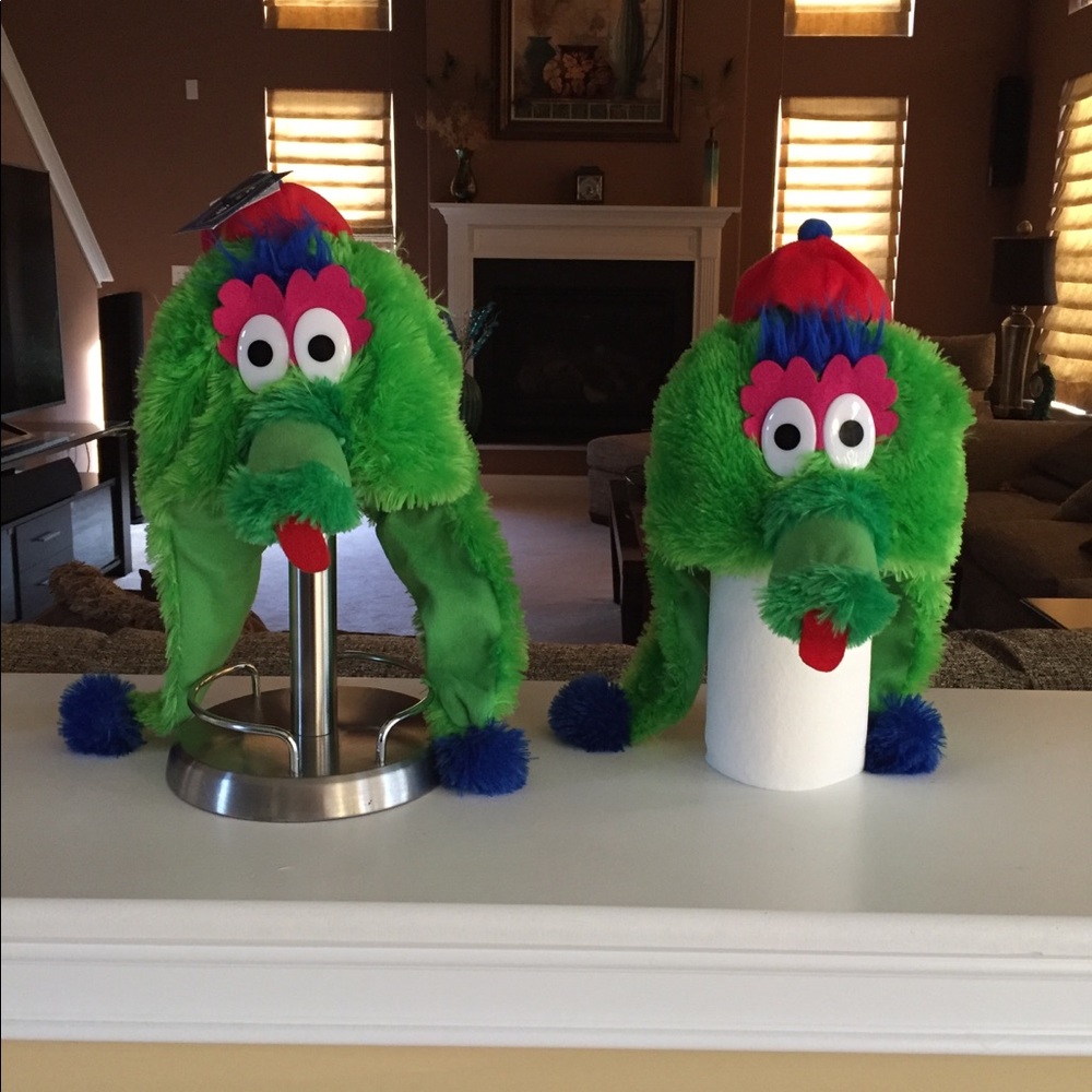 2 Philly Phanatic hats